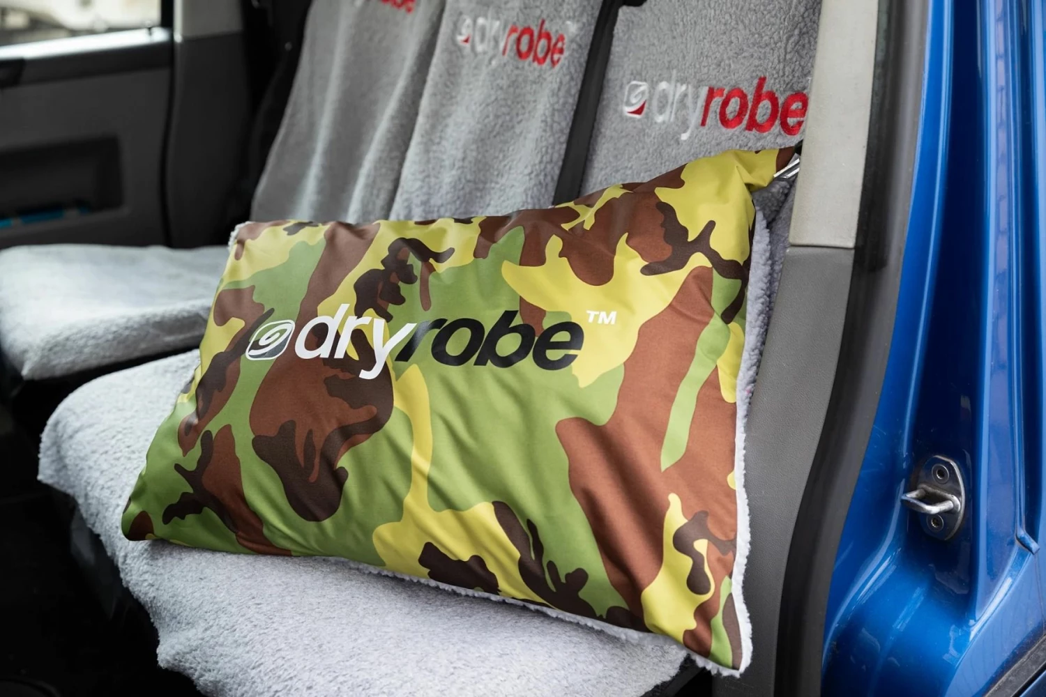 Dryrobe Cushion Cover - Camo/Grey 7 Dryrobe Cushion Cover - Camo/Grey - Image 7