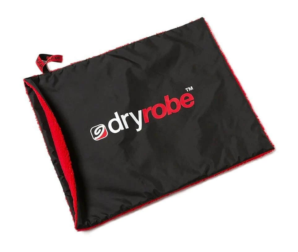 Dryrobe Cushion Cover - Black/Red 1 Dryrobe Cushion Cover - Black/Red