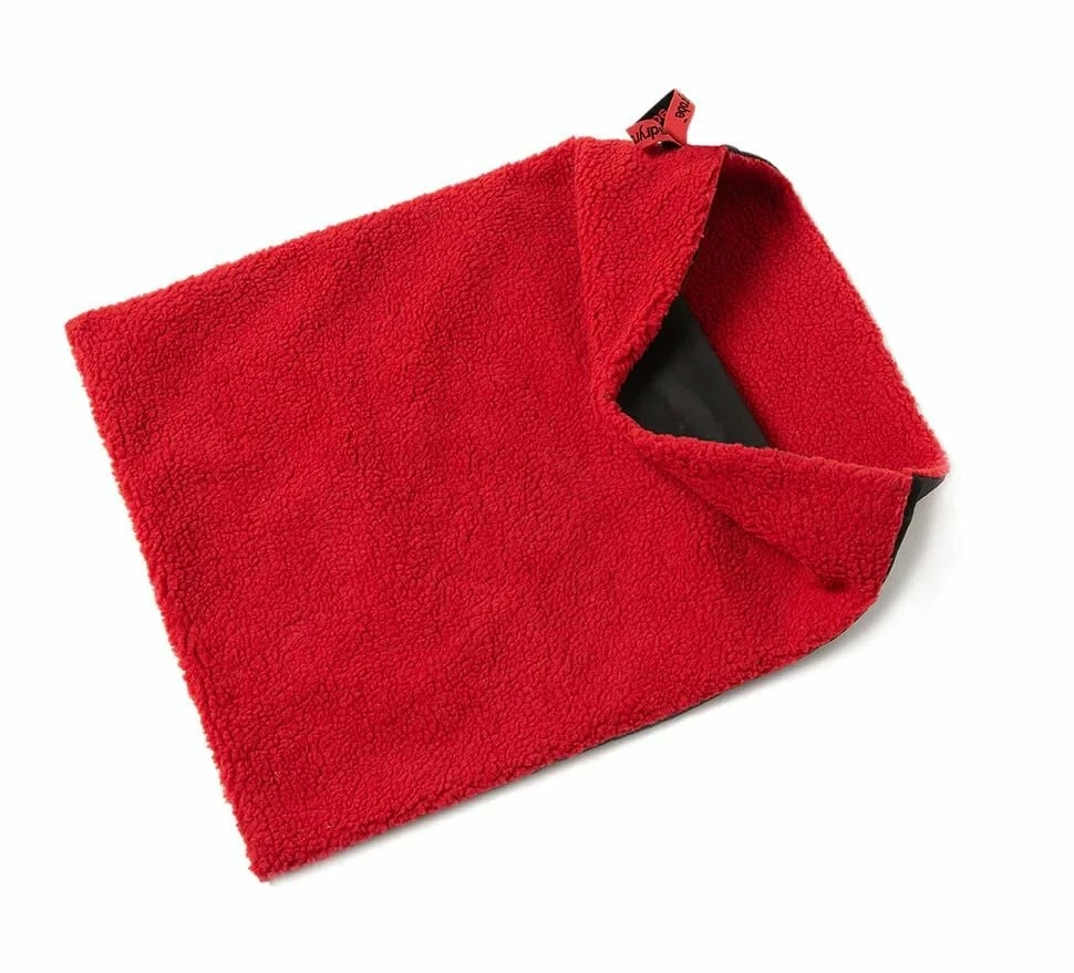 Dryrobe Cushion Cover - Black/Red 2 Dryrobe Cushion Cover - Black/Red - Image 2