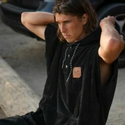 Slowtide The Digs Changing Poncho - Black -UK Surfing Equipment Sales Store digs poncho serena hood 1024x1024