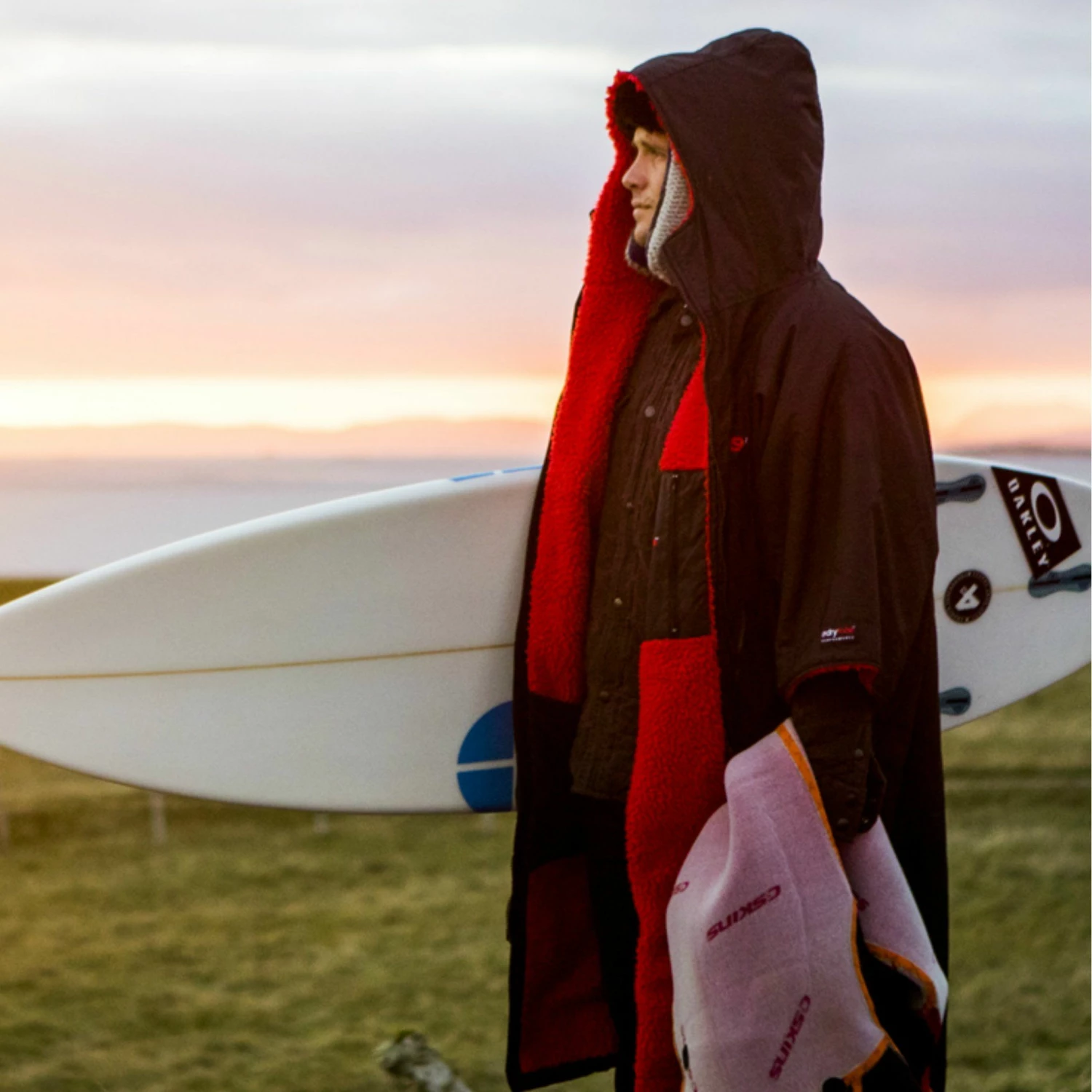 Dryrobe Advance Short Sleeve - Extra Large - Black / Red - Image 4