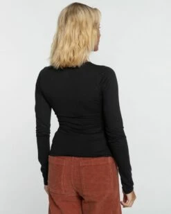 Billabong Show Peace Ladies Long-Sleeved Top - Off Black 7 Billabong Show Peace Ladies Long-Sleeved Top - Off Black -UK Surfing Equipment Sales Store ebjzt00209 billabong w ofb bck1