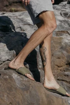 Foamlife Mens Sully Slides - Black -UK Surfing Equipment Sales Store foamlife ff3ss23008 sully slide black 7 900x